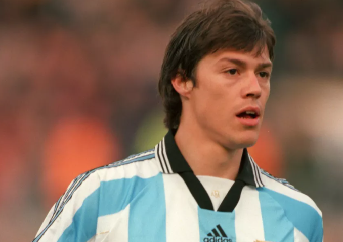 迭戈·马拉多纳昨天去世(周三2020-11-25) 因心脏病发作 - 599比分